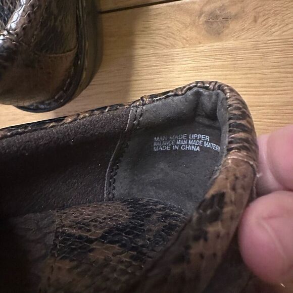 NWOT BOC Animal Print clog 8.5 - Picture 8 of 9